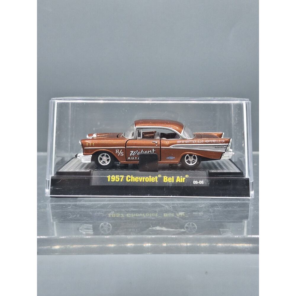 M2 Machines~1957 CHEVROLET BEL AIR 09-08~AUTO-DRAGS~1:64 Scale~Display Case